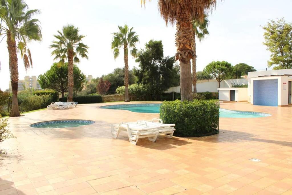 Great 2 Bedroom Apartment With Communal Pool Lagos Exterior photo