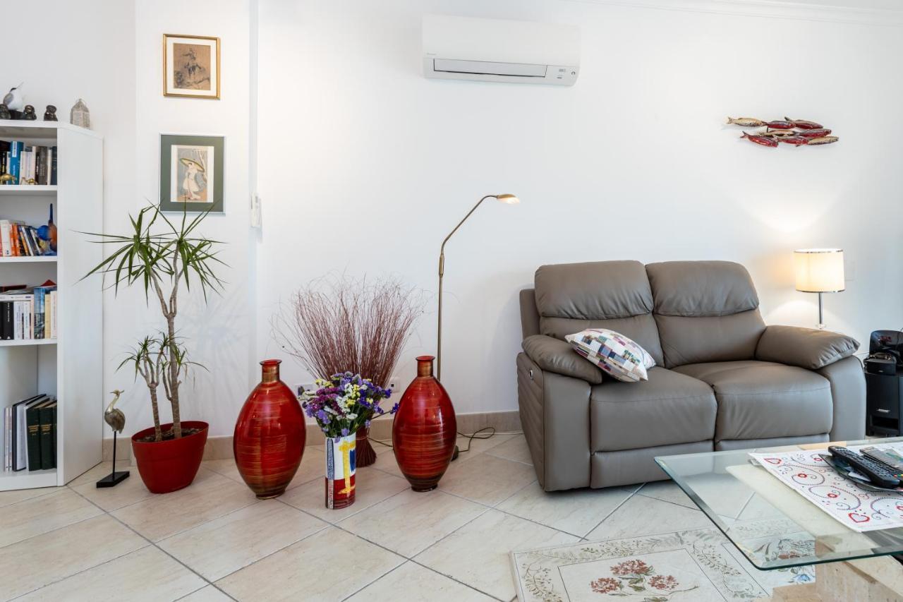 Great 2 Bedroom Apartment With Communal Pool Lagos Exterior photo